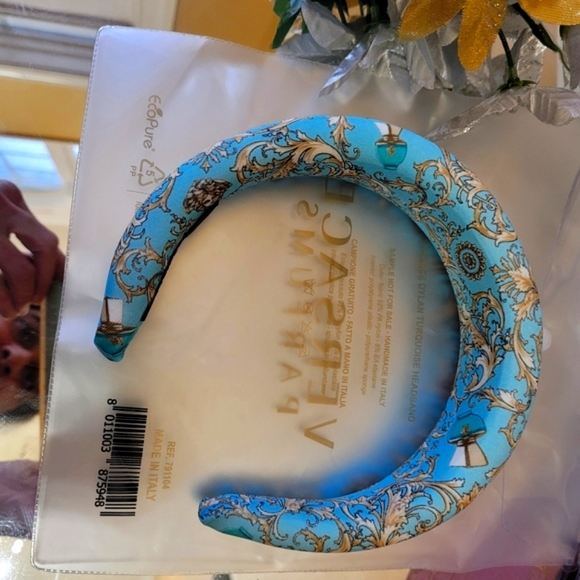 Versace - Picture 7 of 8